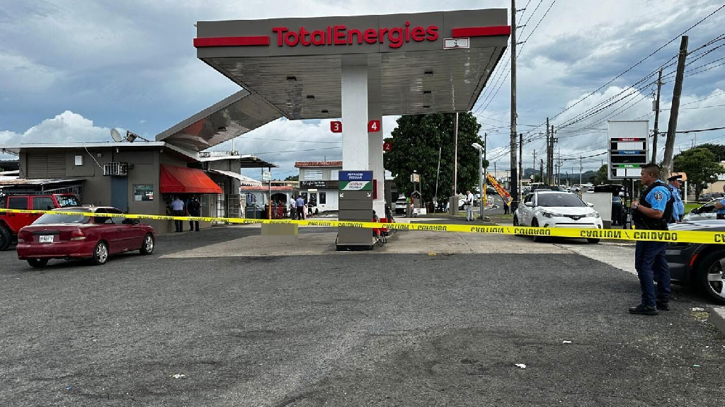 Video: Un hombre muere baleado en gasolinera de Bayamón