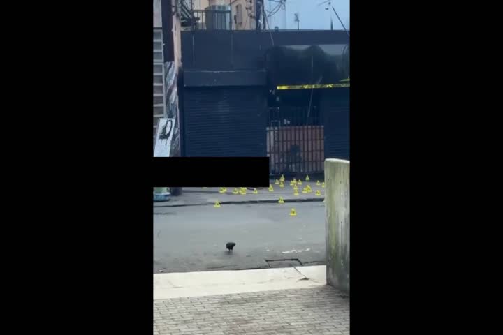 Video de la escena donde esta madrugada hombre murió en tiroteo frente a negocio en Barrio Obrero