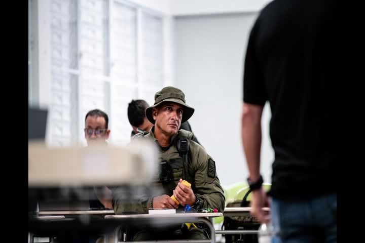 Video: Adiestran a la Unidad de Impacto municipal de San Juan en técnicas avanzadas de Close Quarters Battle