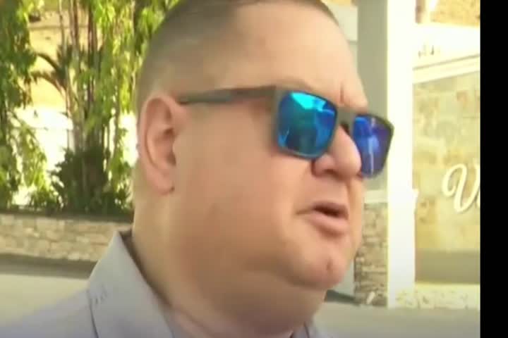 Video: Lo encontraron sin ropa y muerto en Motel de Toa Baja, le llevaron todo hasta el carro