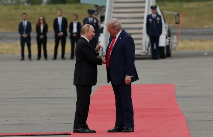Video: Así recibió Donald Trump a Vladimir Putin en Alaska