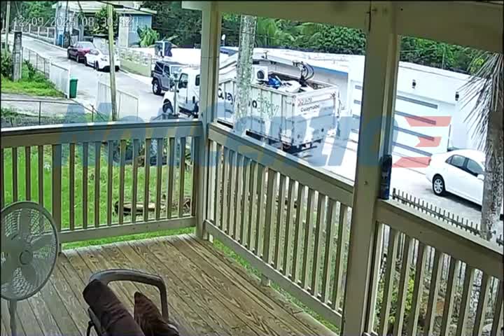 Video: En video momento en que camión de escombros del municipio de Guaynabo crea un "cráter" por el peso