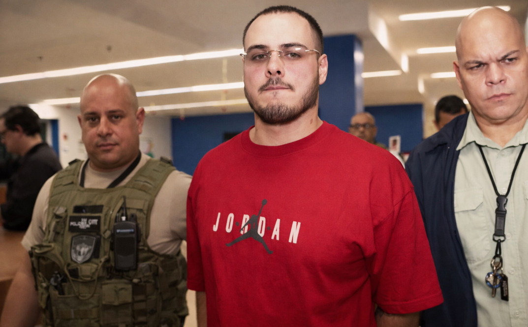 Video: A vista preliminar hombre acusado de agredir a su expareja en incidente que se viralizó en redes