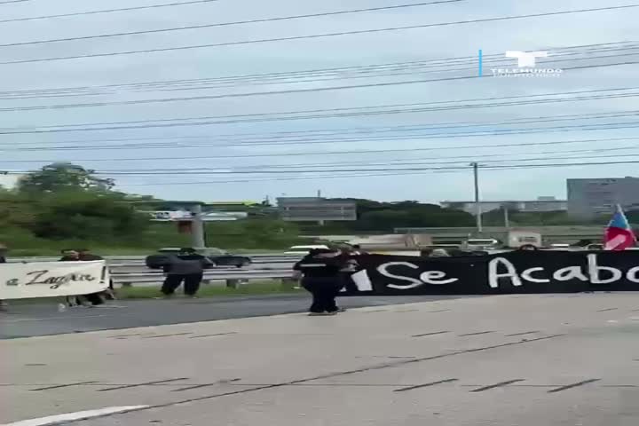 Video: Grupo "Se acabaron las promesas hace patria", jeringándole la vida a los que tiene que ir a trabajar