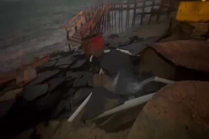 Video: Marea alta vuelve a golpear la costa de Loíza y deja tuberías expuestas y asfalto en el mar