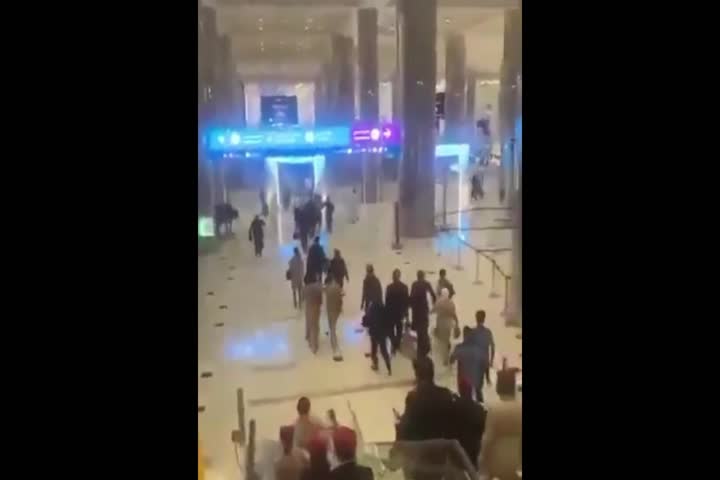 Video: Aeropuerto de Dubái sufrió daños tras las represalias de Irán por ataques de EE.UU.