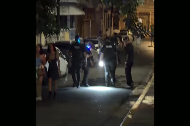 Video: Deambulante en Santurce dice que lo asaltaron y le robaron 2 mil dólares
