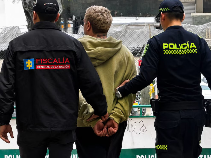Video del momento que arrestan en Colombia aun prófugo buscado en Puerto Rico por fraude bancario