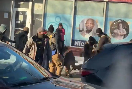 Video: Agentes del ICE acribillan a tiros a un hombre en Minneapolis