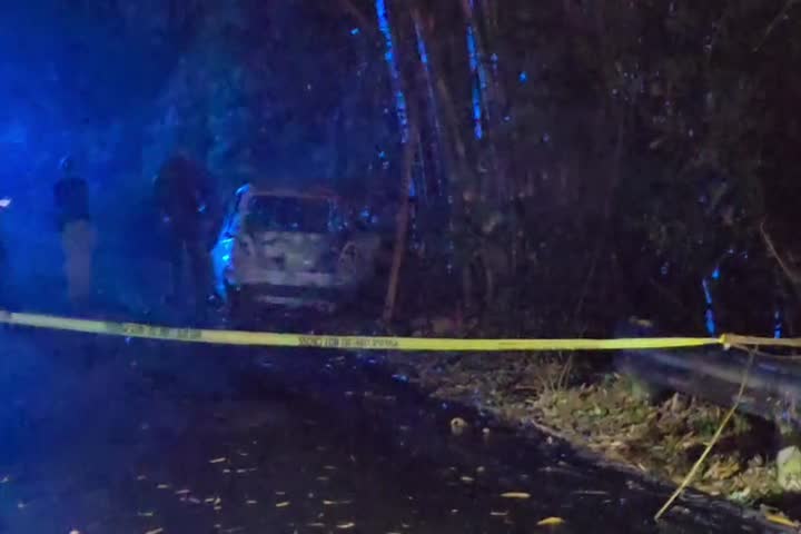 Video: Lo asesinaron y luego le prendieron fuego al auto en Aguas Buenas