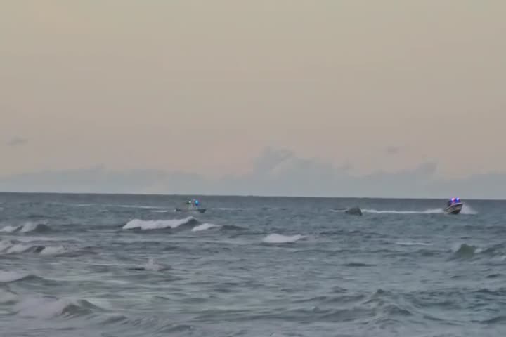 Video: Autoridades municipales rescatan a dos Turistas en playa de Condado