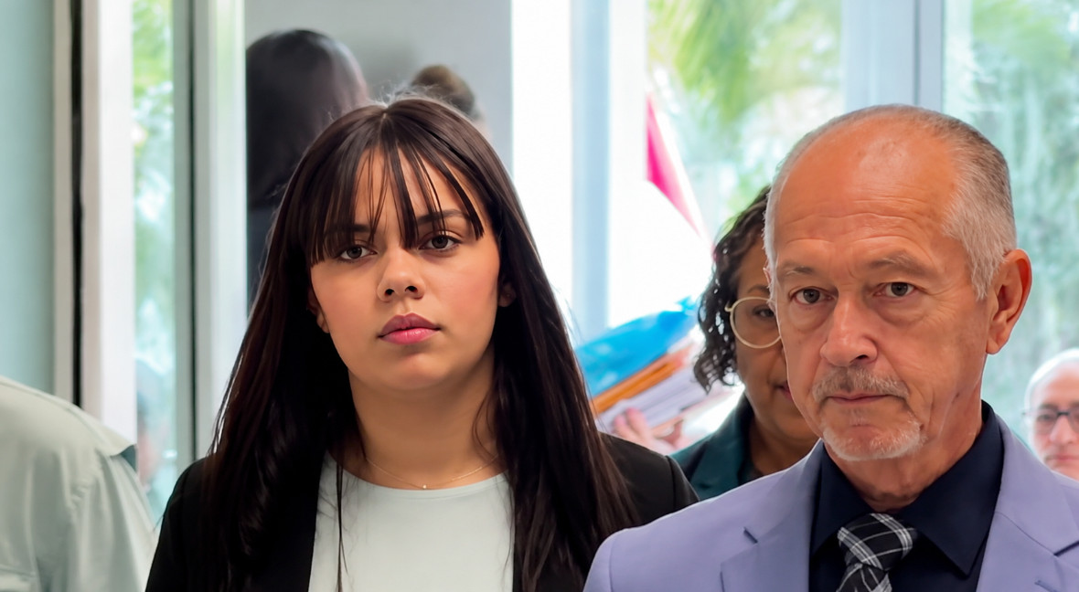 Video:Defensa de Anthonieska Avilés busca suprimir evidencia de foto de su mano con cortaduras