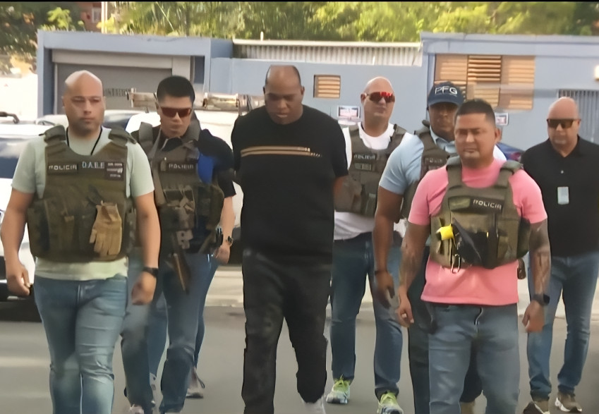 Video: Momentos en que llega al cuartel general “Tío Raúl”, fugitivo buscado por autoridades federales y locales por narcotráfico