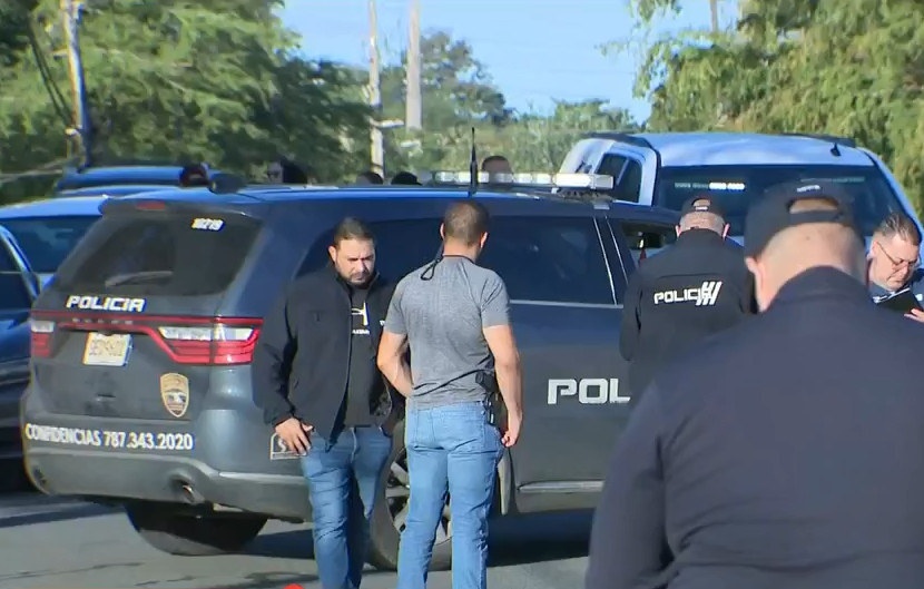 Video: Acribillan hombre entre residenciales El Coto y Marín Sola en Arecibo, ocupan más de 25 casquillos