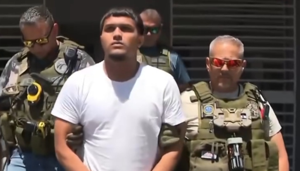 Video: "Los amo mucho" le dice a su familia el asesino de el barbero "Chispi Flow" en Arecibo