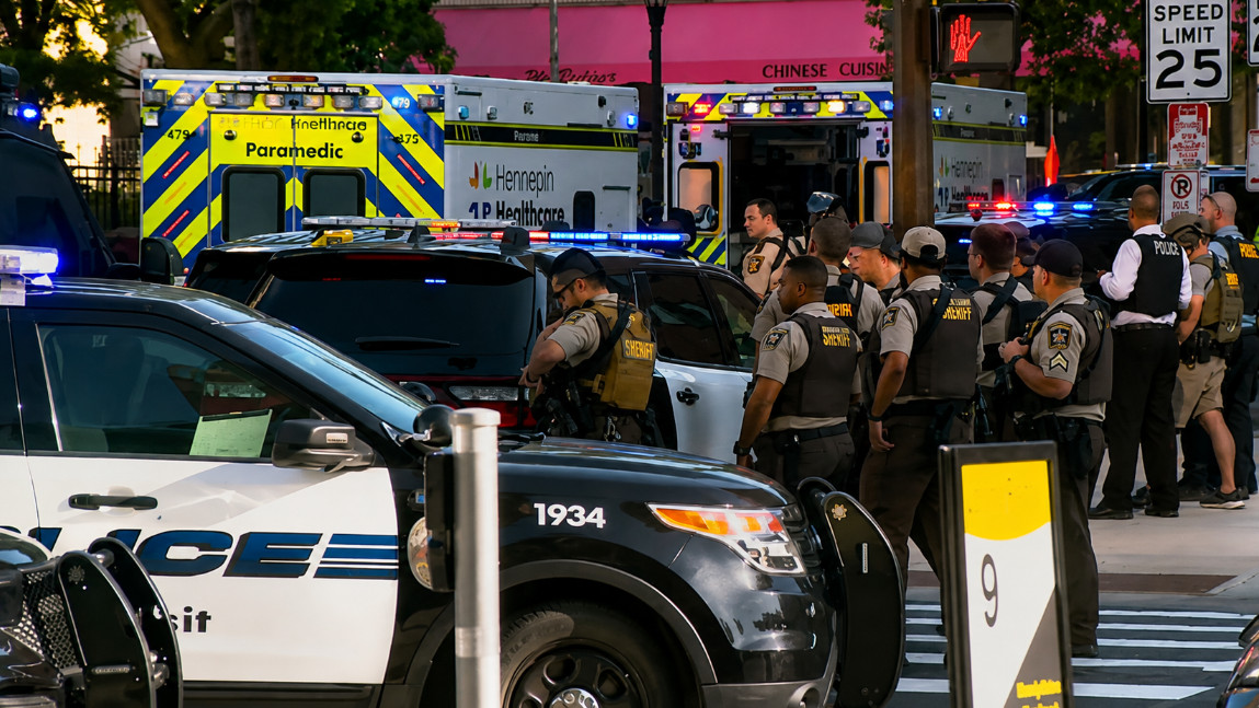 Video: Una persona muerta y varios heridos, entre ellos dos agentes, tras tiroteo en el centro de Minneapolis