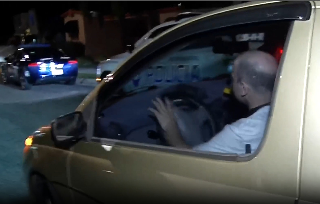 Video: Enfermero regresa a su casa escoltado por la Policía tras fallo del juez