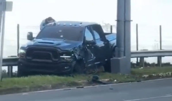 Video: Identifican cuerpo baleado de hombre dentro de carro en San Lorenzo