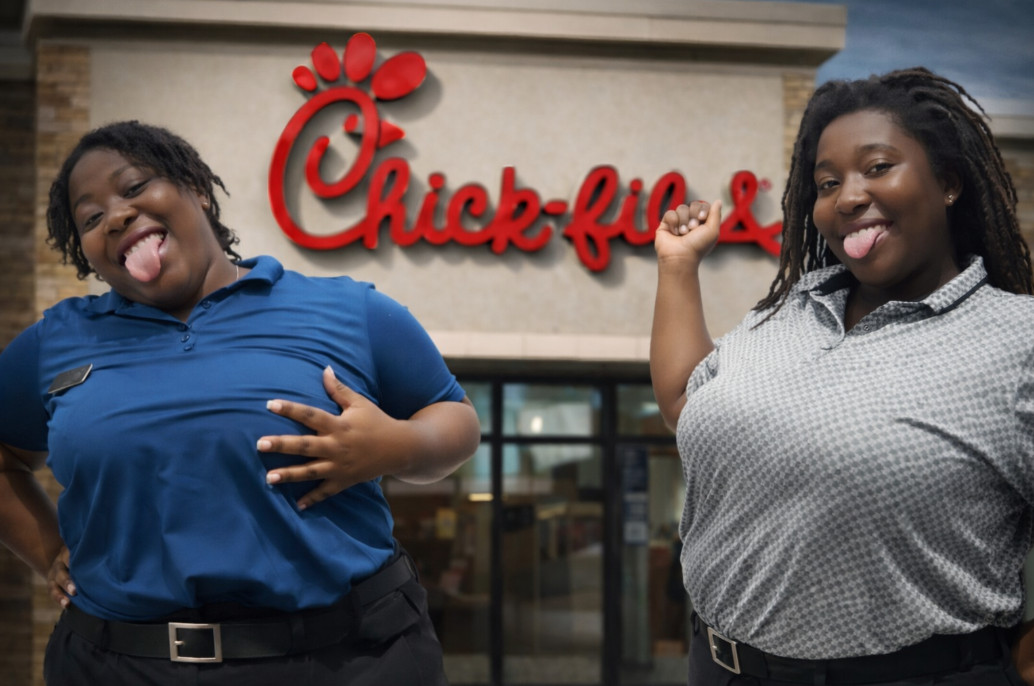 Video: Chick-fil-A despide a empleados por aparecer en video moviéndolas
