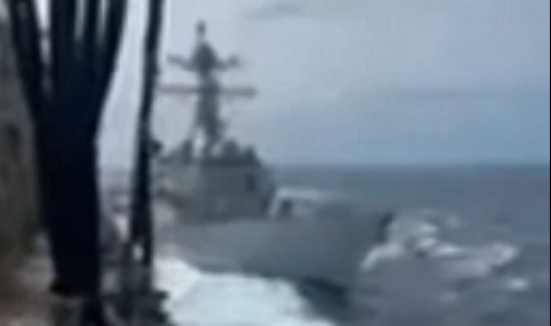 Video capta choque entre destructor y barco de apoyo de la Marina de EE.UU. en el Caribe
