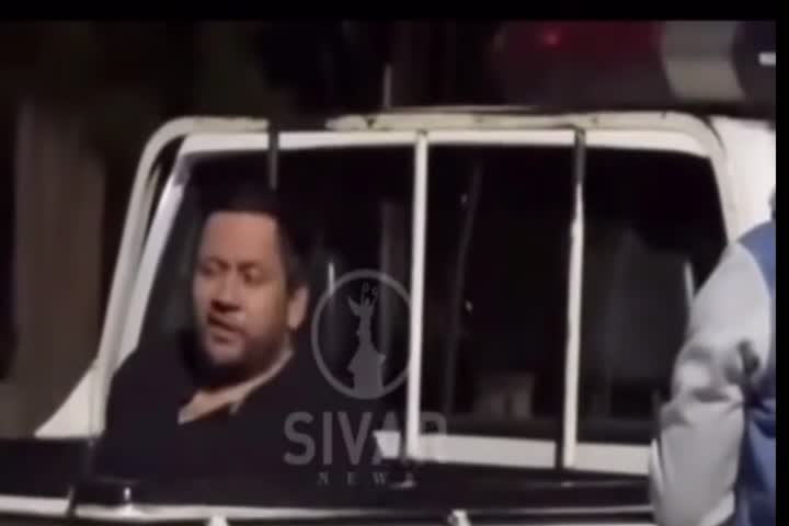 Video: La policía lo arresto y le pidió a los agentes que borraran su WhatsApp