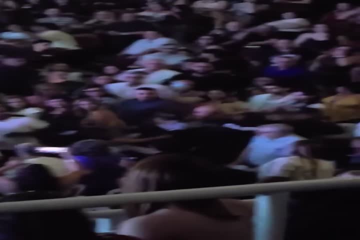 Video: Lo sacaron a Cantazo limpio del concierte de Ednita Nazario en Ponce