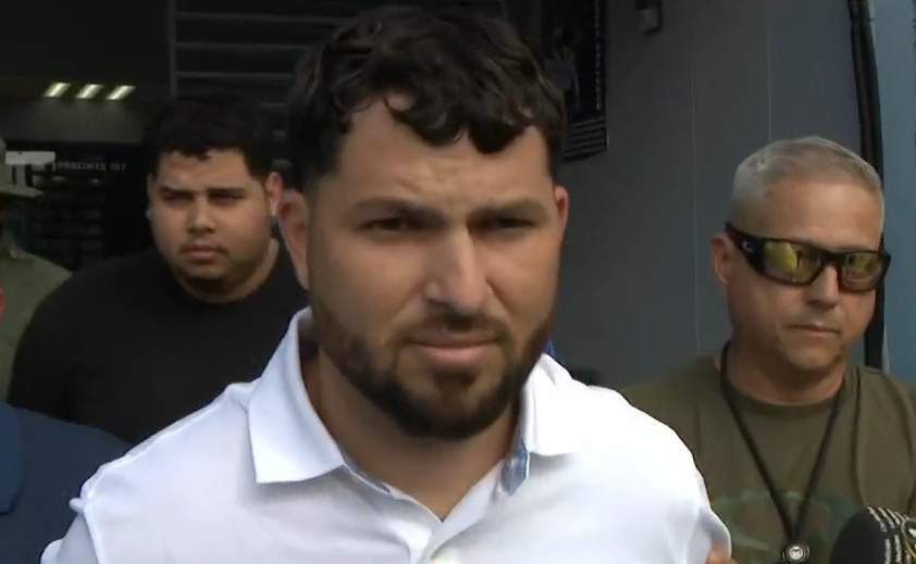 Video: Transportan a tribunal a sospechosos por presunto intento de asalto en hotel de Quebradillas