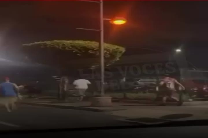 Video: Viral video del tremendo "Royal Rumble" que se formó anoche en Isla Verde