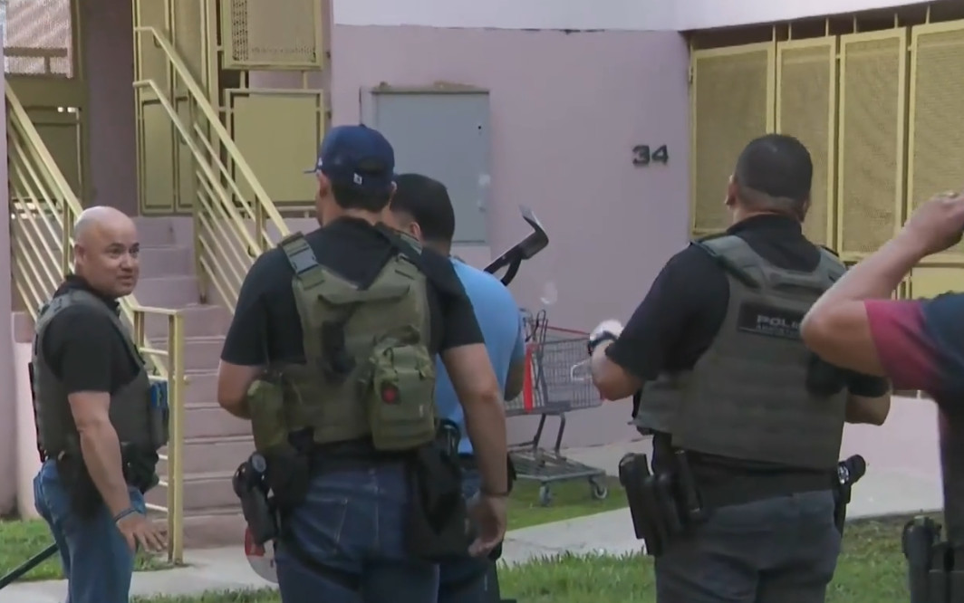 Video: Operativo por usurpación de apartamentos en otro residencial de Humacao