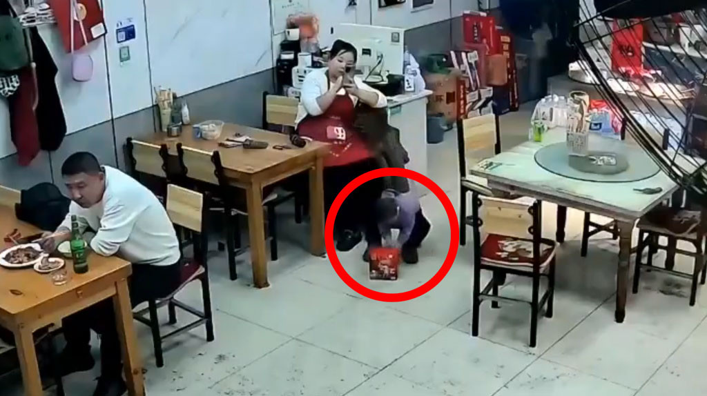 VIDEO: Travesura infantil desata pánico en un restaurante