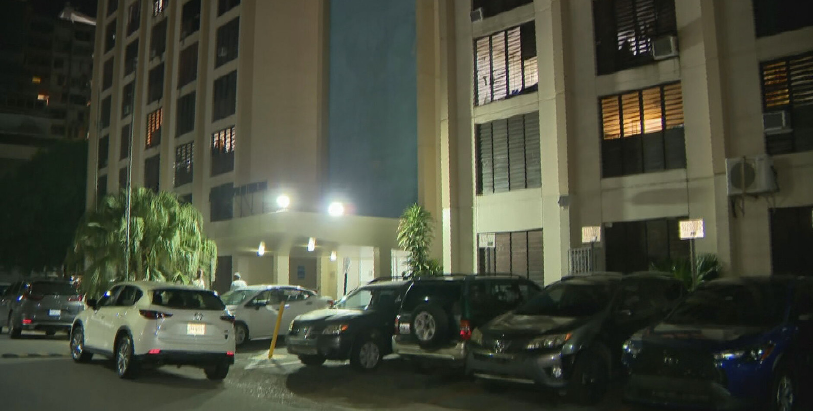 Video:Mujer es apuñala en condominio de Río Piedras