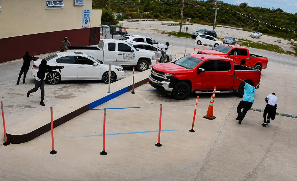 Video: Sicarios ejecutan a tiros a "Spy" Ellis, señalado como un importante narcotraficante de las Bahamas, a plena luz del día