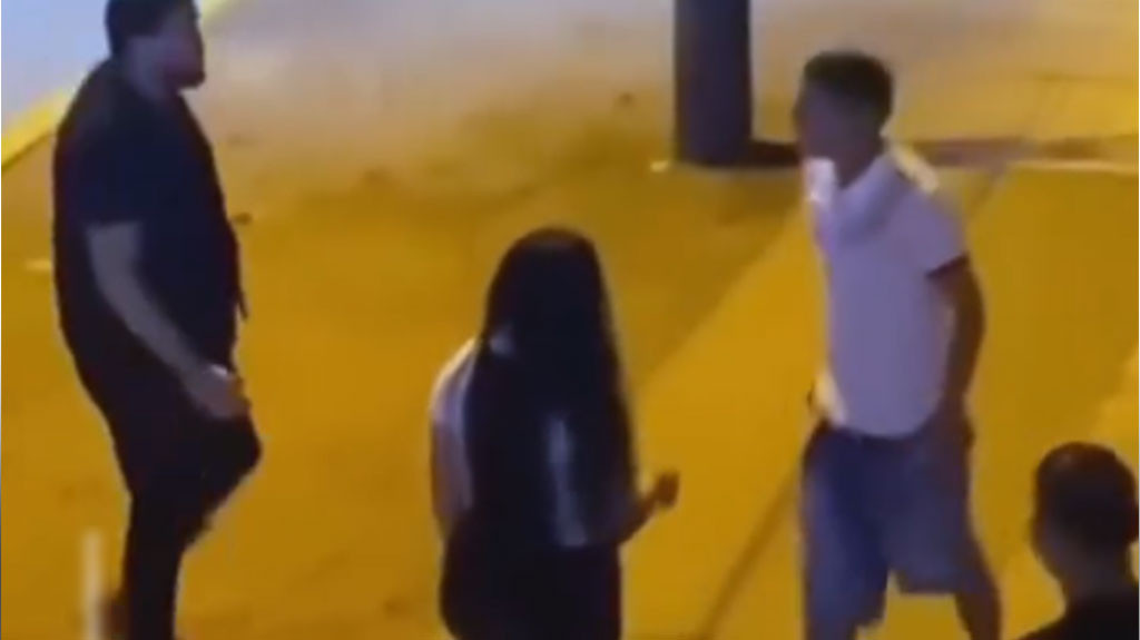 Video: Estaba agresivo con su novio, pero cogió bófetas de ella y todos los que estaban cerca