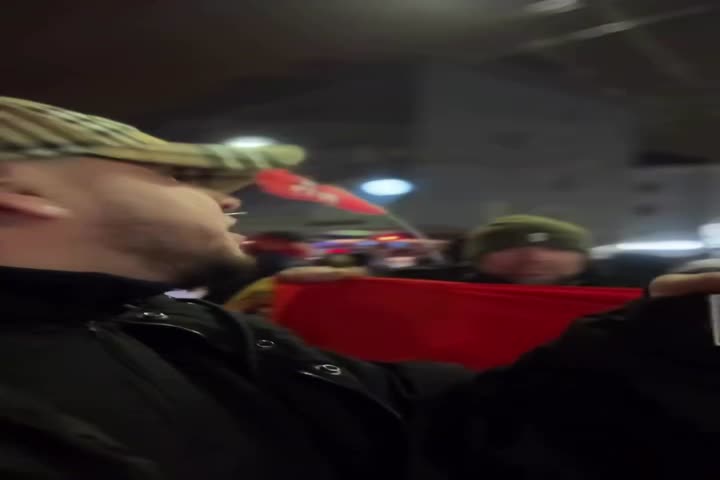 Video: Llegó a una protesta a favor de Maduro y el llega y los desenmascara a todos