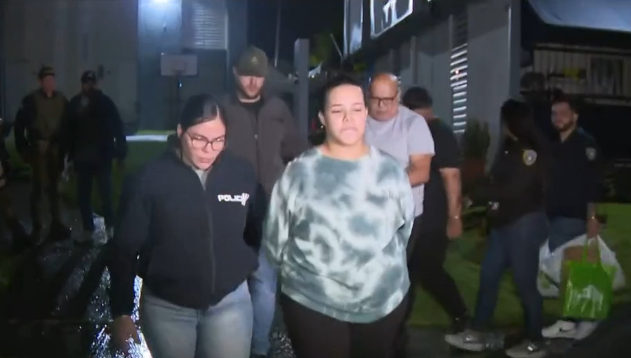 Video: Golpe al punto en Bayamón, arrestan a cinco, incluyendo presuntos miembros de organización criminal