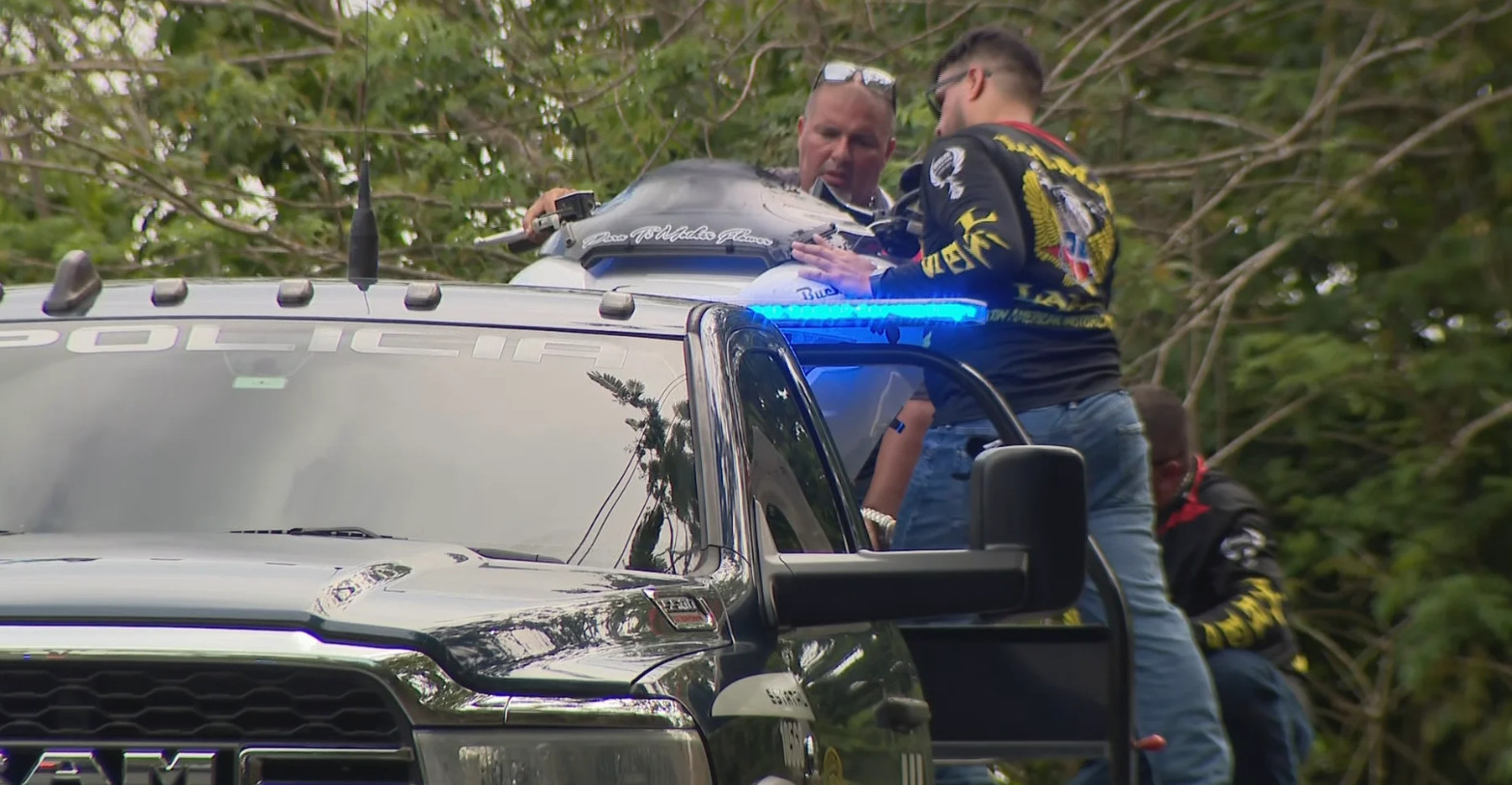 Video:Identifican a motorista de 46 años que murió tras caer por un risco en Toa Alta