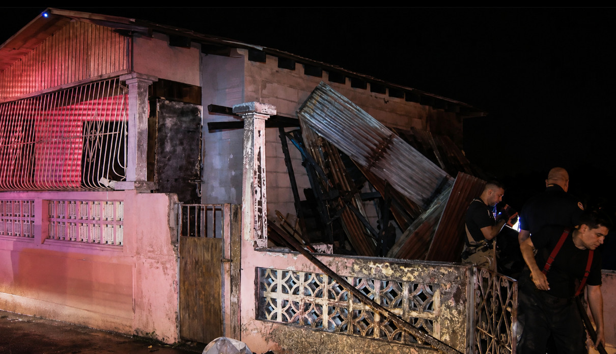 Video:Incendio consume cinco residencias en Ponce