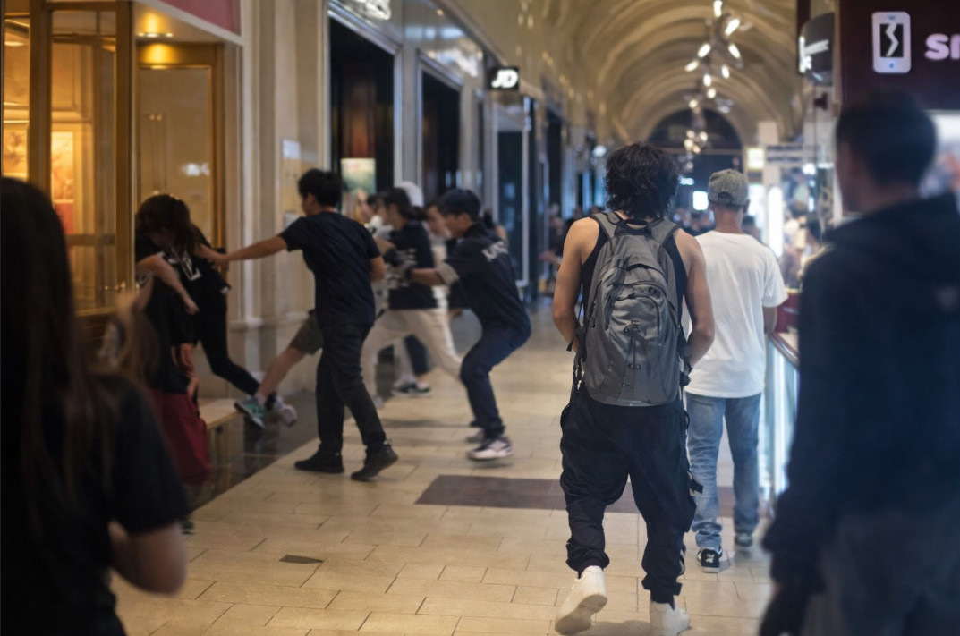 Video: Captado en video tiroteo en centro comercial de Arizona