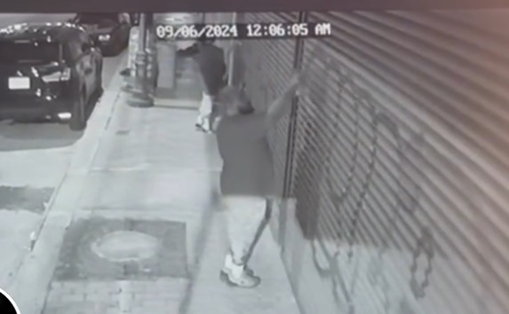 Captados en video pareja vandalizando un bistro coffee shop en Barrio Obrero