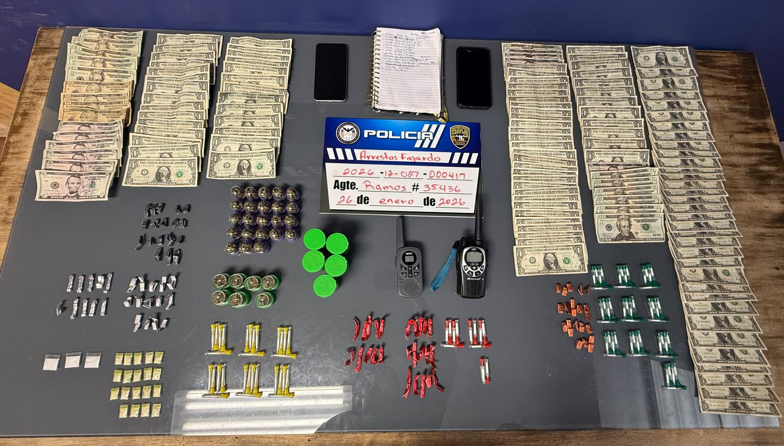 Video: Arrestan a tres hombres por drogas en residencial de Fajardo