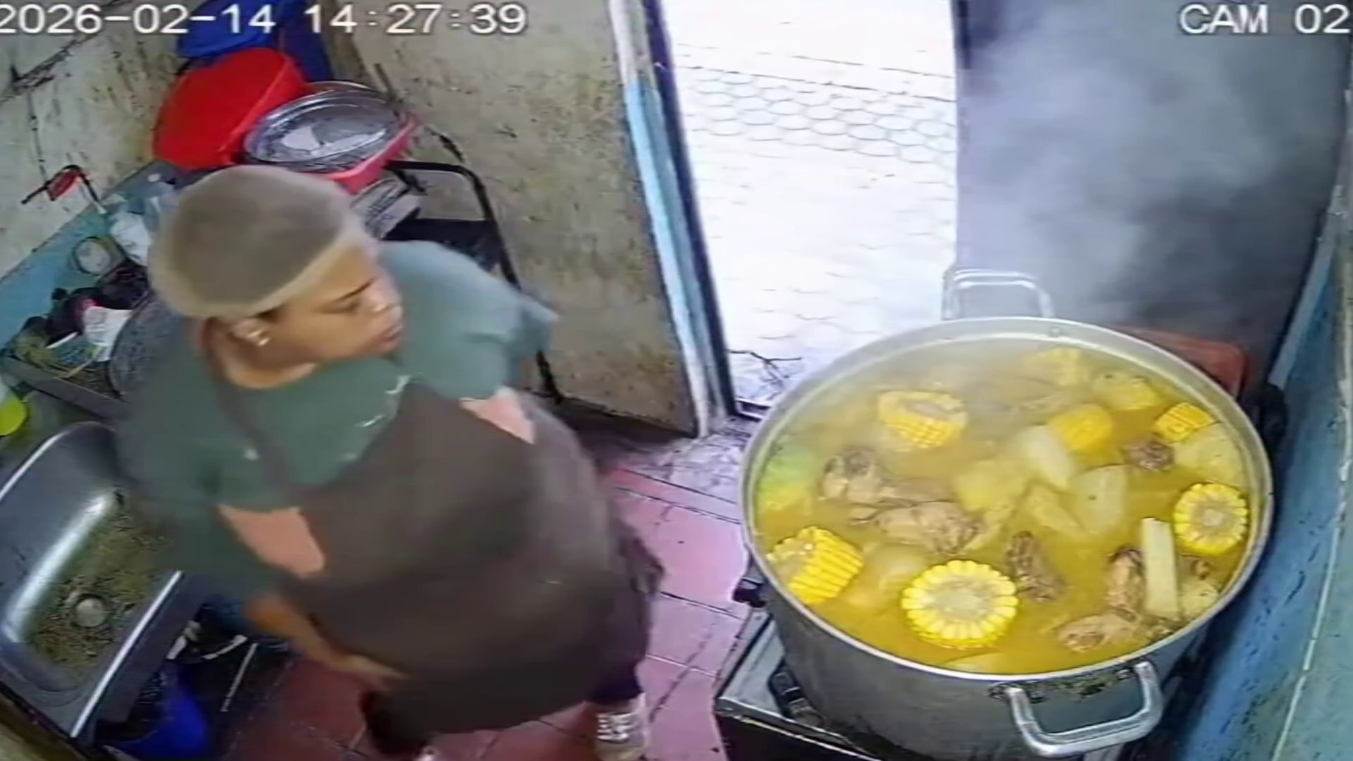 Video: Le descontaron el día por llegar tarde y mira lo que hizo