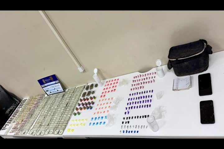 Video: Policía ocupa 13 rifles durante intervenciones por drogas