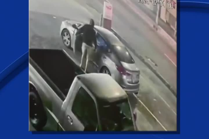 Video: Municipales de San Juan arrestan a hombre que asaltó una gasolinera en Rio Piedras