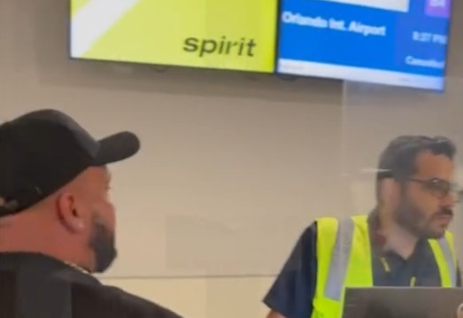 Video: Pasajeros en el Luis Muñoz Marín agitados por cierre de Spirit