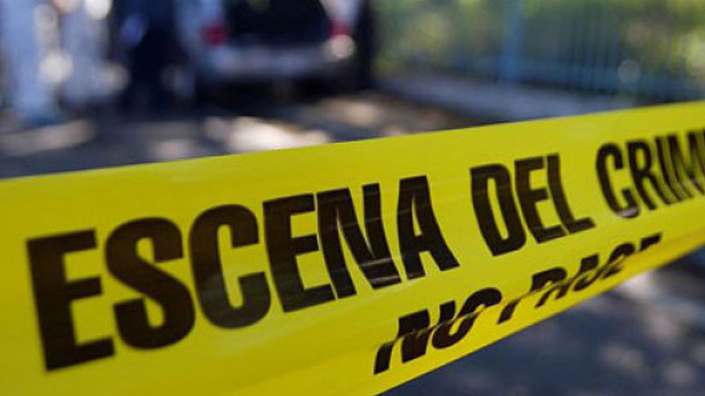 Video:Agentes se topan con cuerpo tiroteado de hombre dentro de carro en Dorado