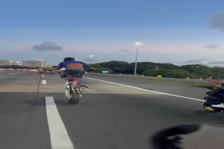 Video de "Payasos" en el medio del expreso Las Américas