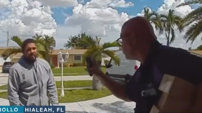 Video: Repartidor de FedEx frustra intento de robo de paquete en Florida