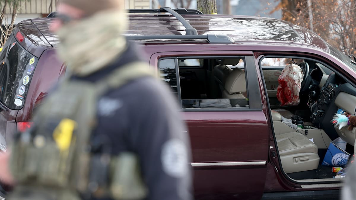 Video: Agente del ICE graba con su celular altercado donde mato a una mujer en Minneapolis