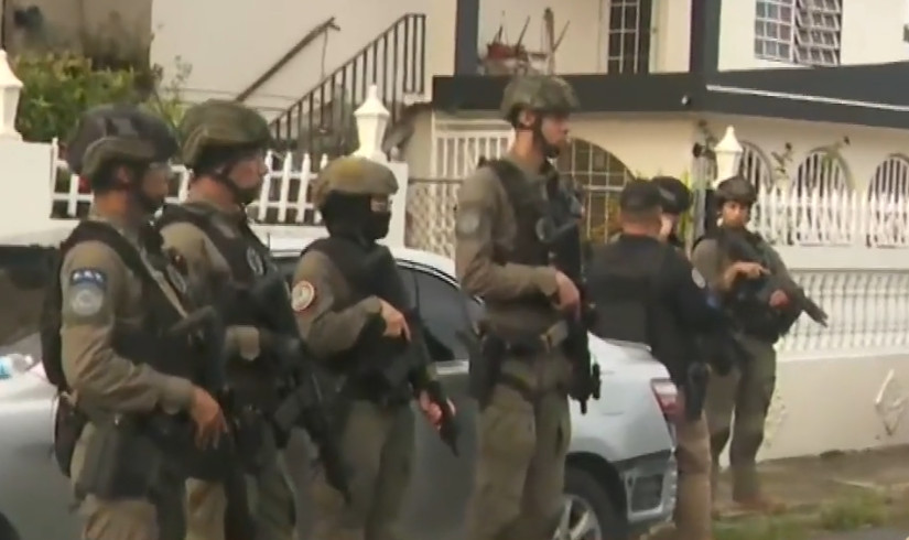 Video: Operativo sorpresa en Loíza, autoridades ejecutan allanamiento en la madrugada