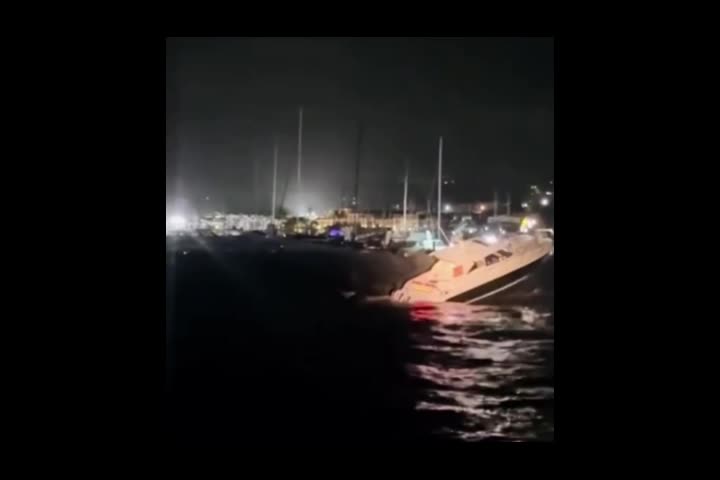 Video: Capitan deja su Potente Bote pegao en el Rompeolas en Fajardo